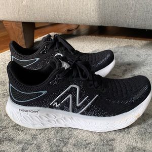 Women’s New Balance Size 7.5